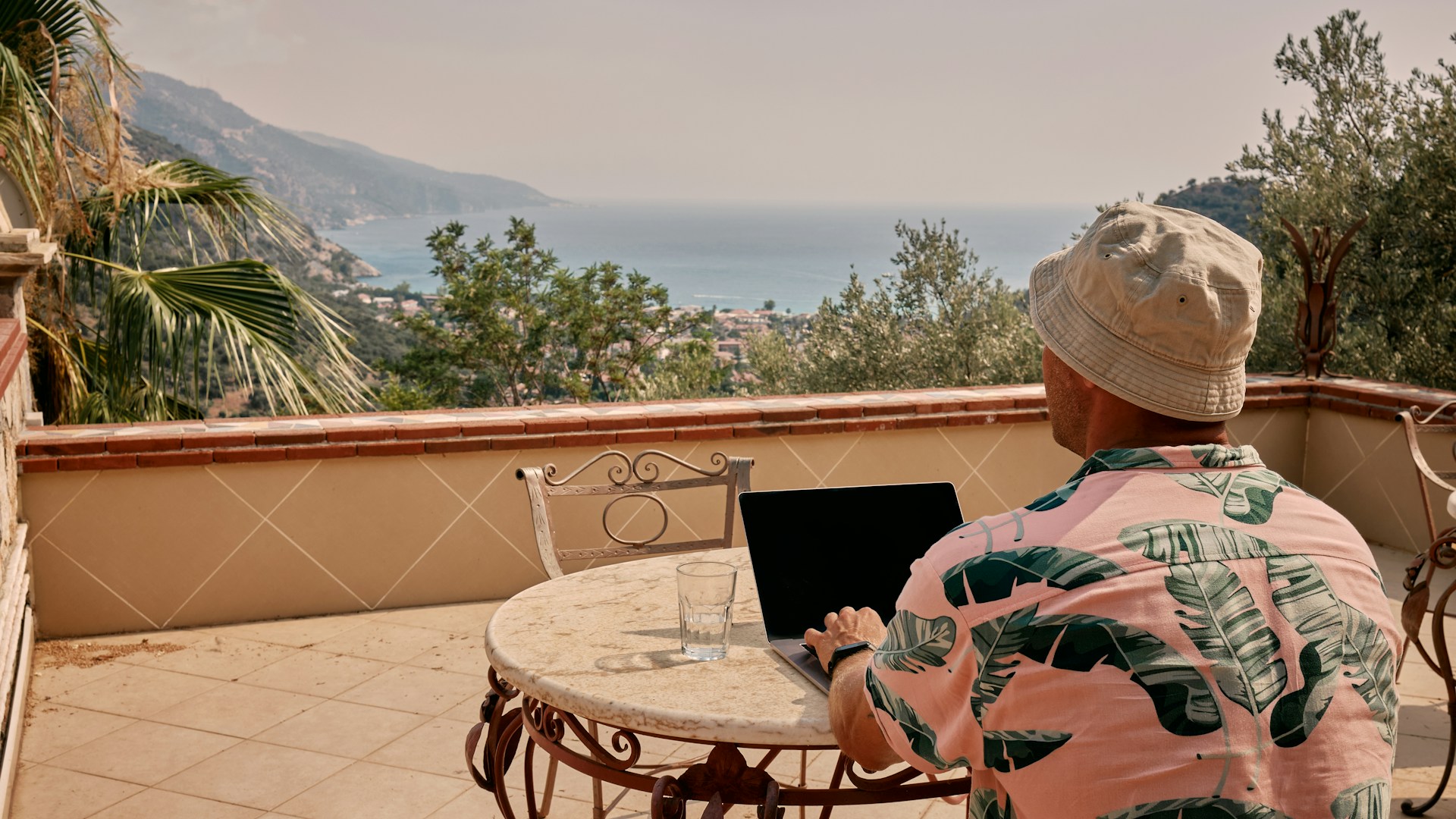 The Counterintuitive Approach to Remote Work That's Taking the Nomad World by Storm